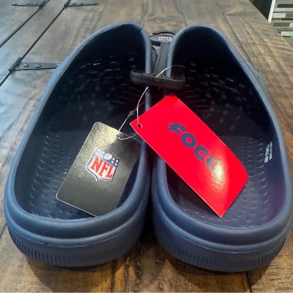 Foco New England Patriots Solid Clogs - Picture 4 of 7